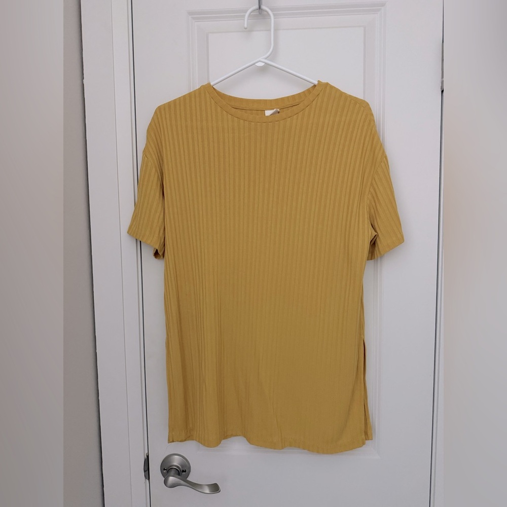 H&M Mustard Yellow Ribbed T-Shirt sz M